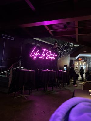 Suite Food Lounge by null