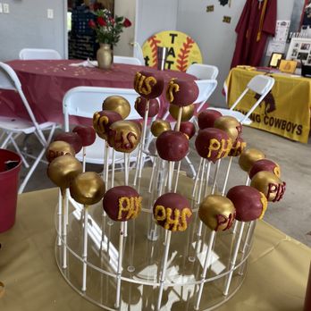 Robin's Cupcakes - Graduation cake pops!! - Cupcakes Near Me Robin's Cupcakes - Graduation cake pops!! - Cupcakes Near Me