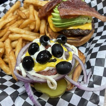 Sliders Burger - Custom-made American burger - Burgers Near Me - San Jose, California Sliders Burger - Custom-made American burger - Burgers Near Me - San Jose, California