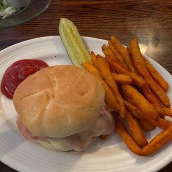 Howlett's Restaurant & Tavern - Chicken cordon bleu - American Near Me - Chester, Virginia Howlett's Restaurant & Tavern - Chicken cordon bleu - American Near Me - Chester, Virginia