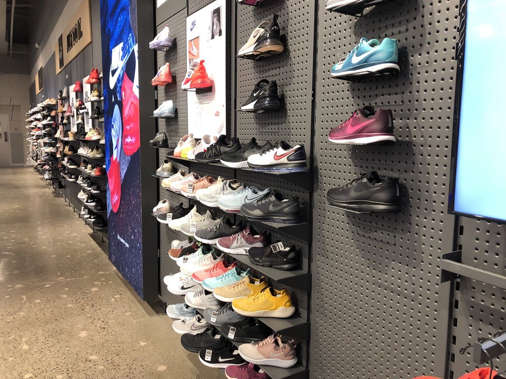 FINISH LINE Updated August 2024 1 Crossgates Mall Rd, Albany, New