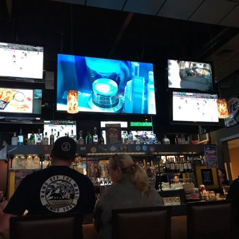 Round Table Pizza - Pizza Near Me - Highland, California