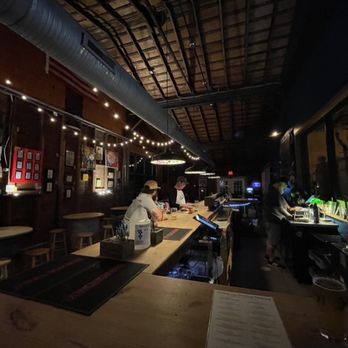 Burley Oak Brewing Company - Bar scene on Tuesday night - Breweries Near Me - Berlin, Maryland