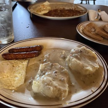 Riverwalk Restaurant - Half Order of biscuits and gravy and Chicken Fried Steak - Breakfast & Brunch Near Me - Astoria, Oregon