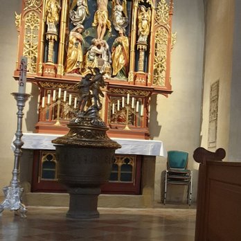 St. Martin - Taufbecken und Nebenaltar - Religious Organizations Near Me - Amberg, BY