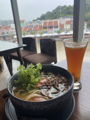 nomVnom Bistro by null