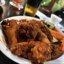 O'Connell's Sports Pub & Grille - Best hot wings in Huntington Beach! @LapporteReport