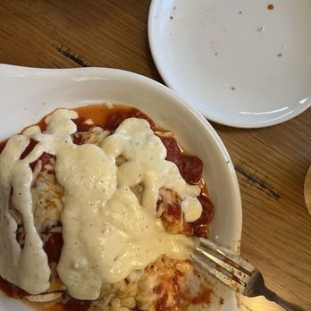 Olive Garden Italian Restaurant - Manicotti - Italian Near Me - Folsom, California