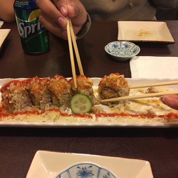 E Sushi - This is the spicy rainbow roll, for you spicy lovers It has just the right amount of good tangy taste to it. - Japanese Near Me - Whittier, California