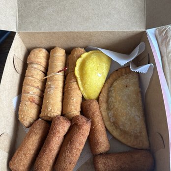CAO Bakery & Cafe - Tequenos, empanadas, croquettes - Cuban Near Me - North Bay Village, Florida