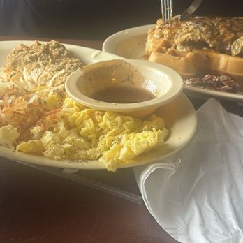 Mom's Cafe - Chicken and waffle - Breakfast & Brunch Near Me - Allen, Texas Mom's Cafe - Chicken and waffle - Breakfast & Brunch Near Me - Allen, Texas