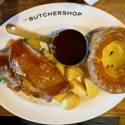 The Butchershop Bar & Grill - Sunday roast Sliced Roast Sirloin