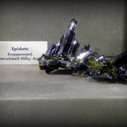 Mineralogical Museum - Epidote crystal from Austria - extremely pleochroic
