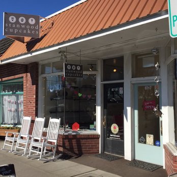 Stanwood Cupcakes - Cute storefront - Ice Cream & Frozen Yogurt Near Me - Stanwood, Washington
