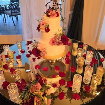 Grand Tradition Estate & Gardens - Wedding cake - Venues & Event Spaces Near Me - Fallbrook, California