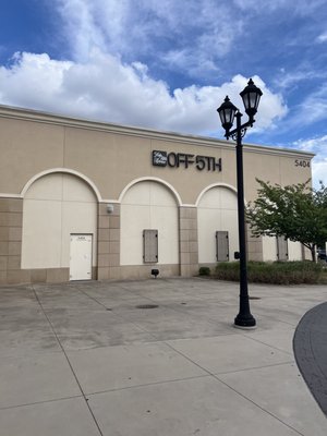 Charlotte Premium Outlets by null