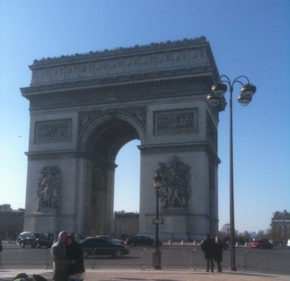 Arc de Triomphe by null