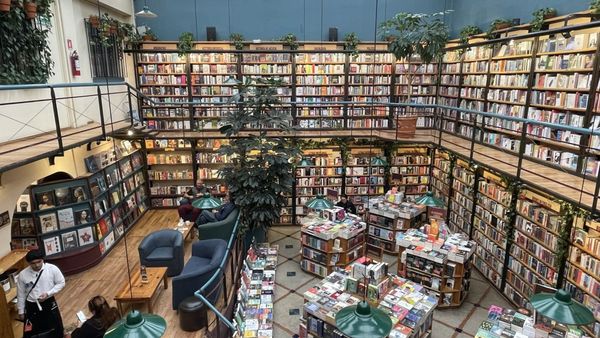 Cafebrería El Péndulo Polanco by null