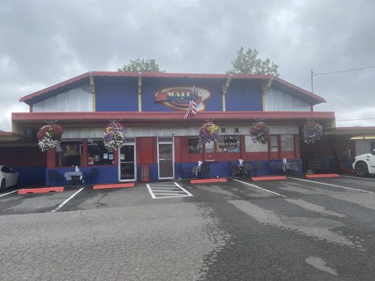 WALLY’S DRIVE-IN - Updated August 2025 - 134 Photos & 290 Reviews - 282 ...