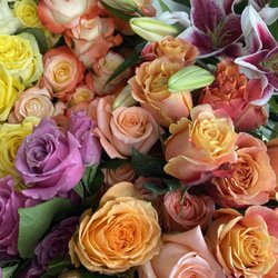 Bev's Flowers & Gifts