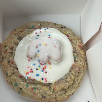 Crumbl - Dover - Bakeries Near Me - Dover, Delaware