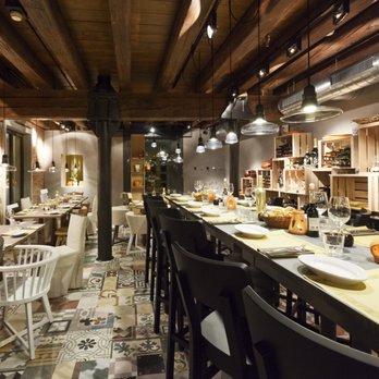 Bacaromi - Warm environment & traditional decor - Italian Near Me - Venezia, VE
