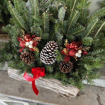 Gresczyk Farms - Table piece - Nurseries & Gardening Near Me - New Hartford, Connecticut