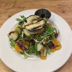 Grilled pear salad