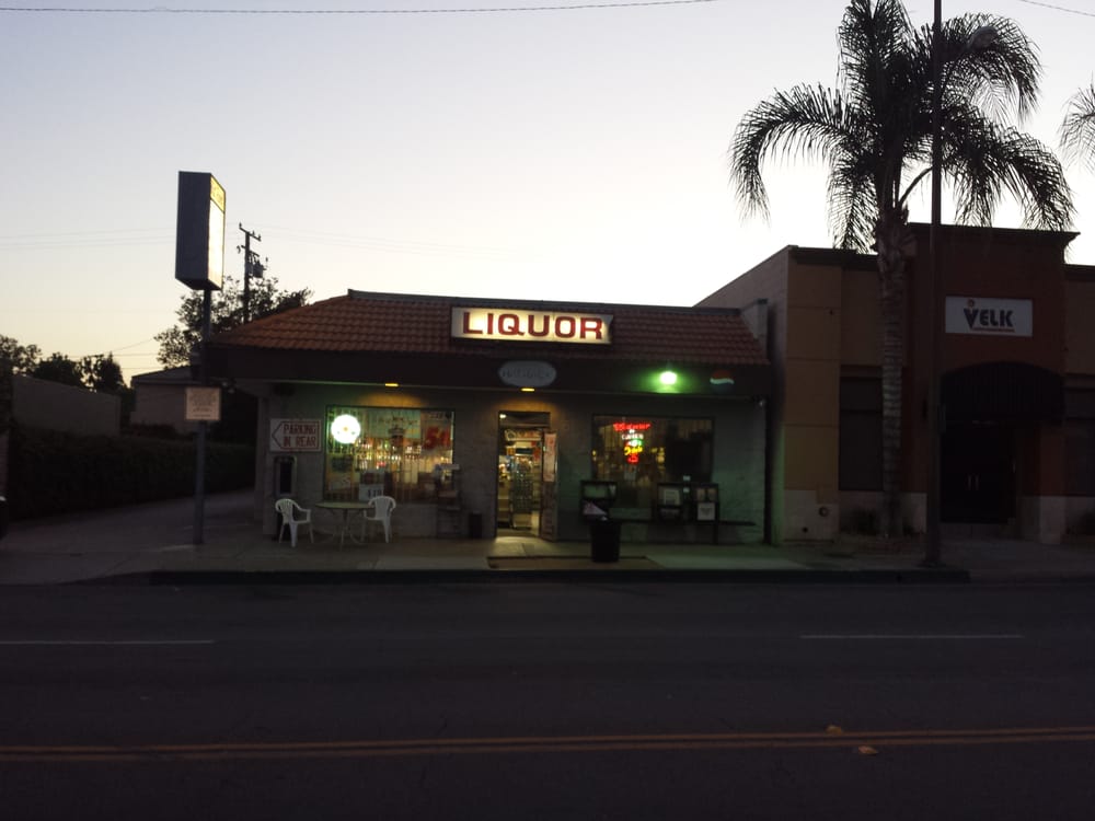 Hat Rack Liquor Store Logo