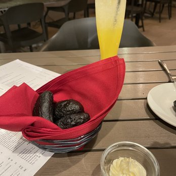 Basalt - Bread - New American Near Me - Honolulu, Hawaii