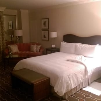 Rosewood Mansion on Turtle Creek - Bed at at Rosewood Mansion - Hotels Near Me - Dallas, Texas Rosewood Mansion on Turtle Creek - Bed at at Rosewood Mansion - Hotels Near Me - Dallas, Texas