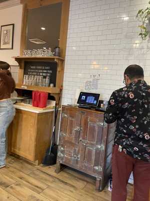 The Edison Automat by null