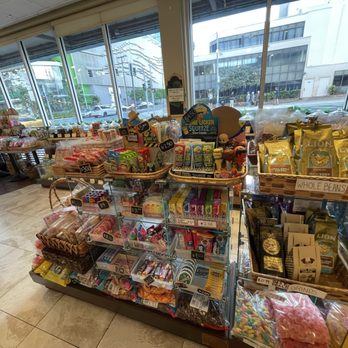 Lin's Hawaiian Snacks - Bubble Tea Near Me - Honolulu, Hawaii