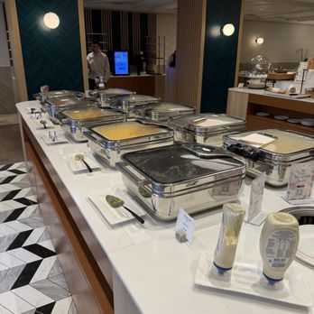 Crowne Plaza - Breakfast buffet - Hotels Near Me - Geneva, GE Crowne Plaza - Breakfast buffet - Hotels Near Me - Geneva, GE