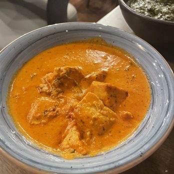 Amiraj Modern Indian Kitchen - Chicken Tikka Masala - Bars Near Me - Williamsburg, Virginia