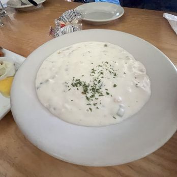 Flying Fish & Grill - Clam chowder Cup or Bowl and Bread Bowl - Seafood Near Me - Half Moon Bay, California