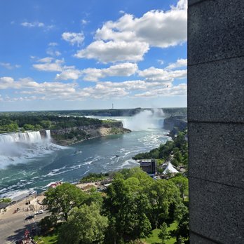 Sheraton Fallsview Hotel - Hotels Near Me - Niagara Falls, Ontario