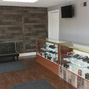 BROADWAY VAPE & CBD - CLOSED - Updated May 2026 - 12 Photos - 3912 Broadway,  Kansas City, Missouri - Vape Shops - Phone Number - Yelp