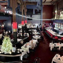 El Gaucho - Tacoma - Beautiful holiday decor interior