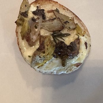 Monteverde - Artichoke crostini - Italian Near Me - Chicago, Illinois