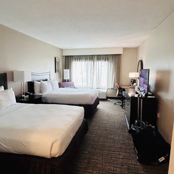 Crowne Plaza Memphis Downtown - Hotels Near Me - Memphis, Tennessee