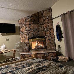 user provided 4 Seasons Inn photo