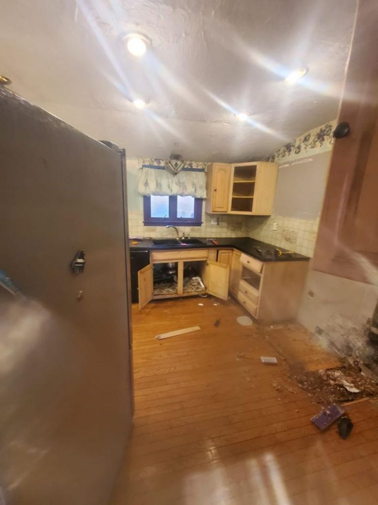 Slide of Souzas General Construction