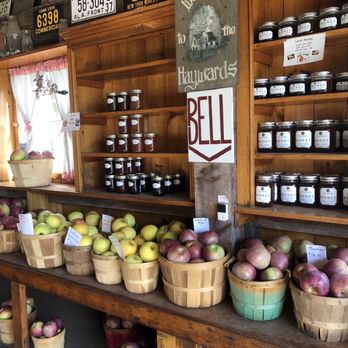 Hayward Farm - Apples from their own orchard - Farmers Market Near Me - New Hartford, Connecticut Hayward Farm - Apples from their own orchard - Farmers Market Near Me - New Hartford, Connecticut
