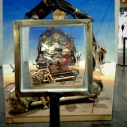 Art Up - Dali (vue à travers d'une loupe) par Bernard Pras