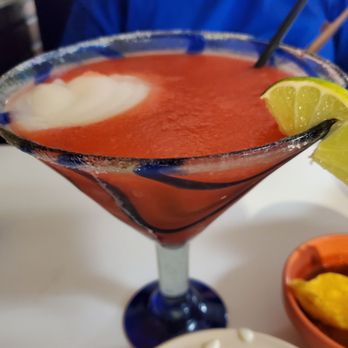 La Familia Tex-Mex - Jumbo Strawberry Margarita - Tex-Mex Near Me - Eureka Springs, Arkansas