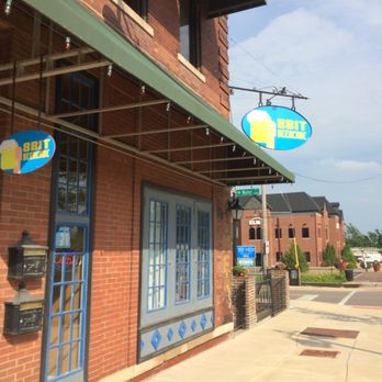 8 Bit Arcade Bar - Bars Near Me - Peoria, Illinois