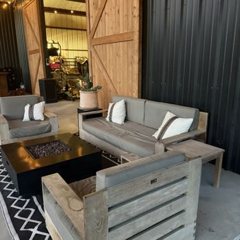 Southern Trails - Patio area off of barn - Horseback Riding Near Me - Manor, Texas Southern Trails - Patio area off of barn - Horseback Riding Near Me - Manor, Texas