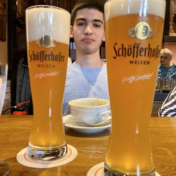 Zum Standesämtchen - Hefenweizen beer - German Near Me - Frankfurt, HE Zum Standesämtchen - Hefenweizen beer - German Near Me - Frankfurt, HE