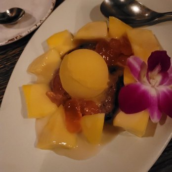 Thai District - Mango sticky rice - Thai Near Me - Long Beach, California